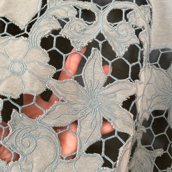 Gimmicks by BKE Gray-Green Oversized Lace Cutout Top - Picture 3 of 8